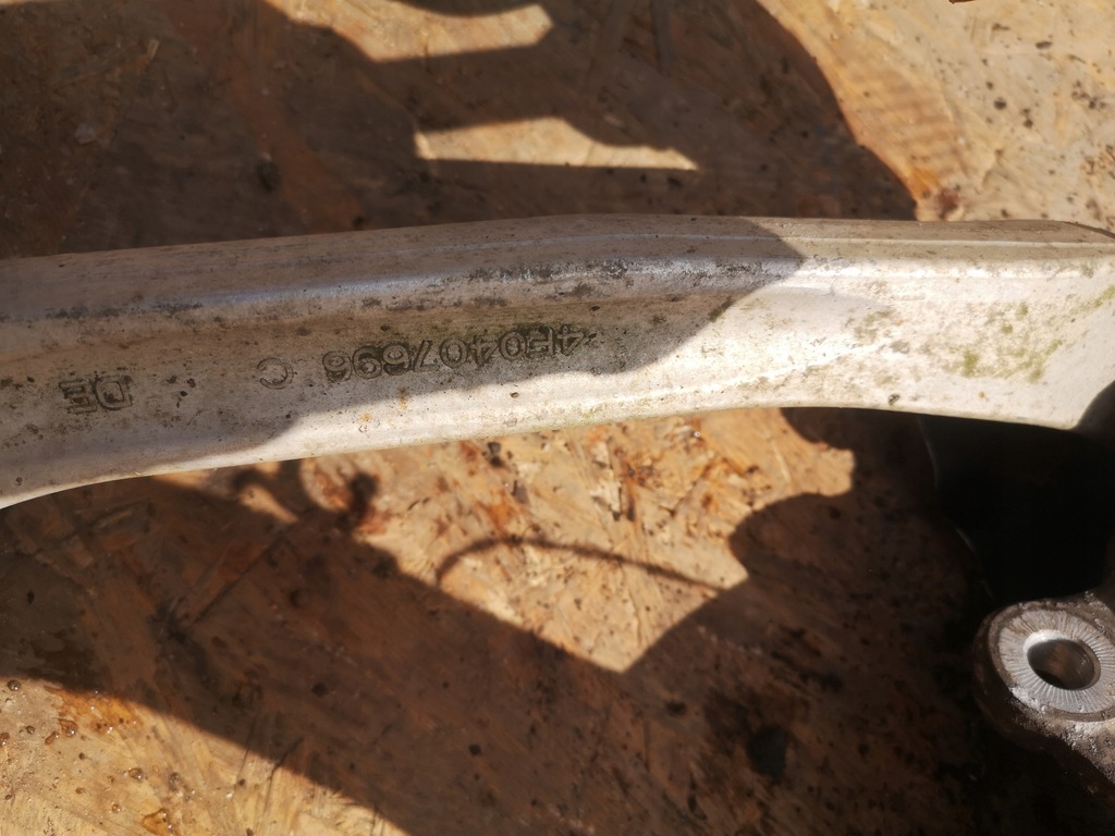 фото №5, A8 d3 поворотний кулак важелі правий перед 4e0616040t