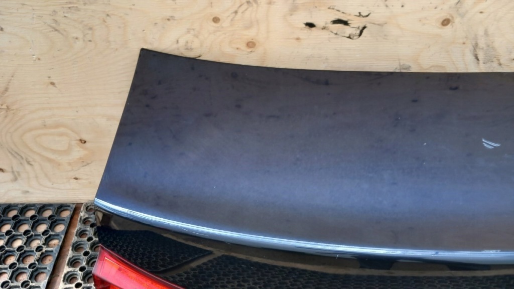 фото №4, Lexus is220 sedan крышка багажника задняя 8u0