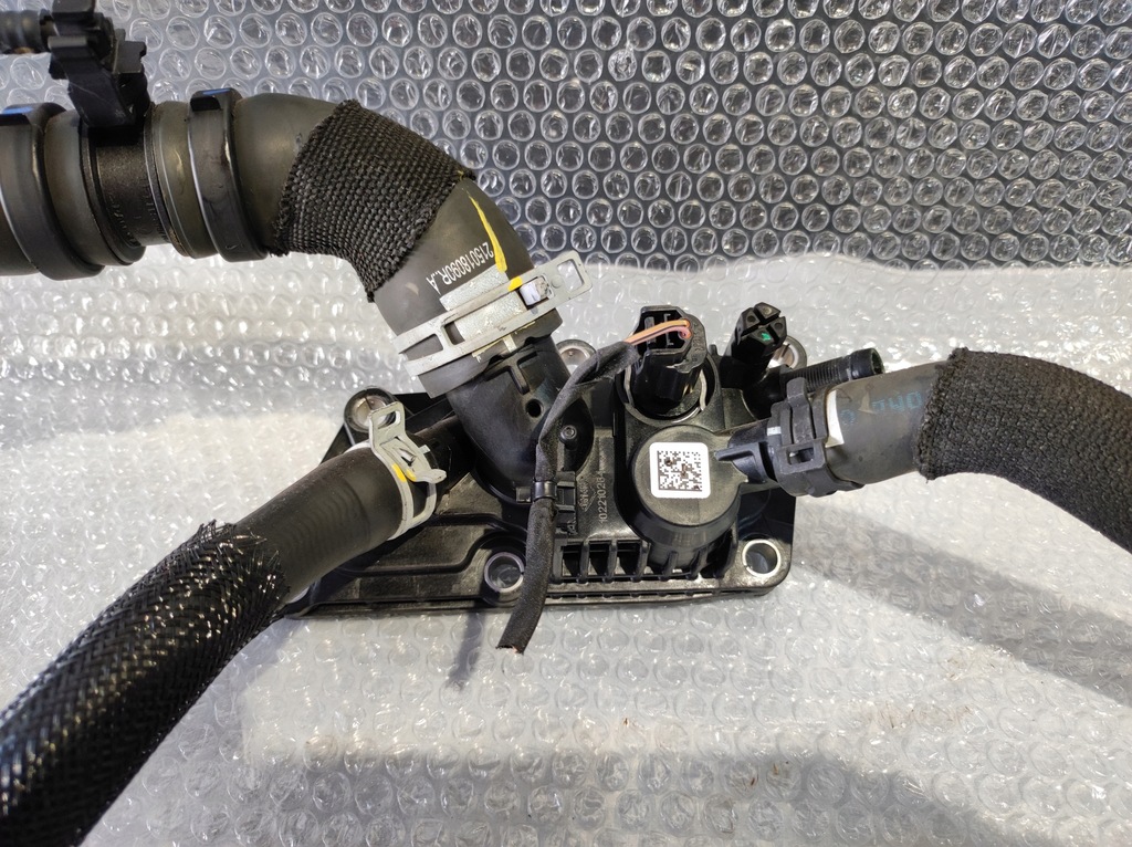 фото №1, Корпус термостата 110616875r dacia renault 1.0 tc