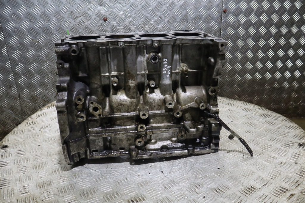 фото №1, Блок двигателя toyota rav4 iii 2.2d4d