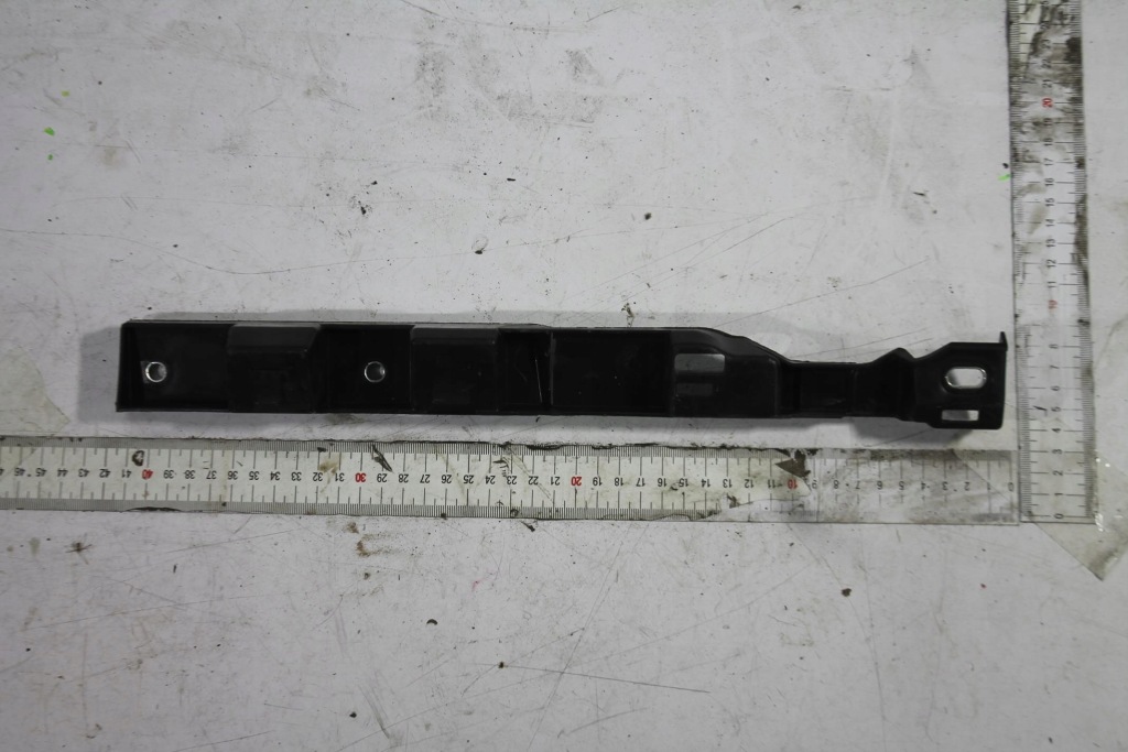 фото №1, Напрямна поріг лівий 670032821 maserati levante 16-