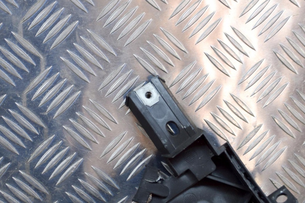 фото №5, Jaguar f-pace x761 задний правый кронштейн бампера hk83-17b930-ae hk83-17b932