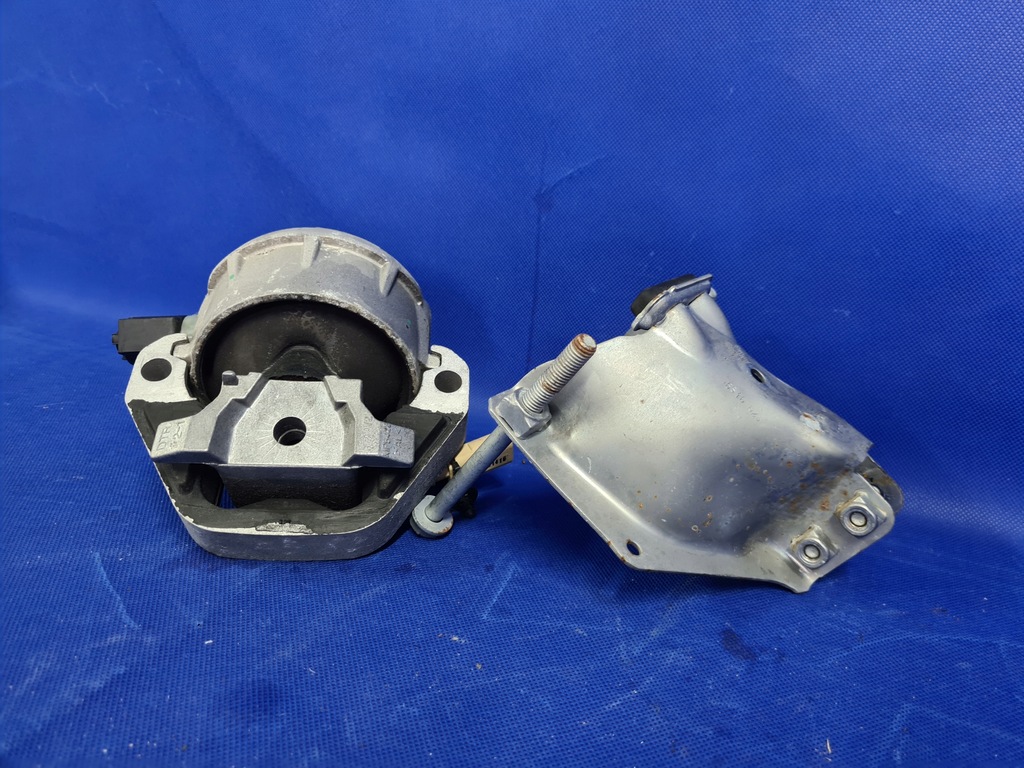 фото №8, Подушка кронштейн двигателя масляная датчик защита audi a6 c7 lift 4g0199381ae оригинальный номер