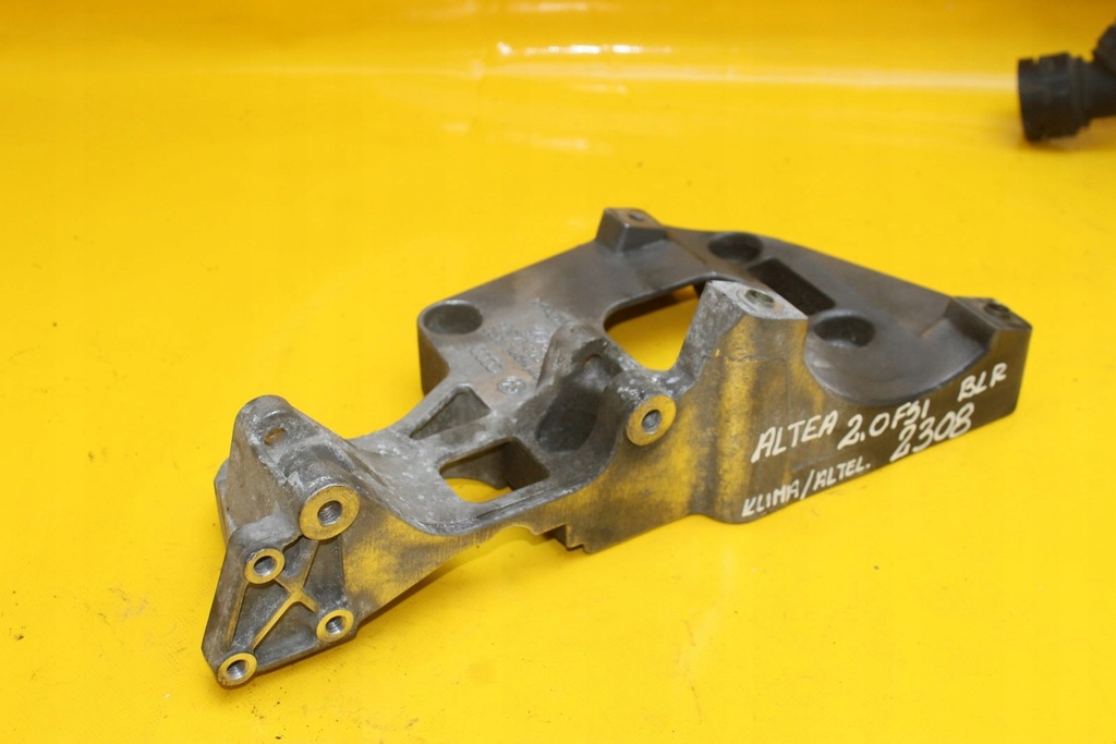 фото №1, Кронштейн генератора seat altea 2.0 fsi 06f903143f