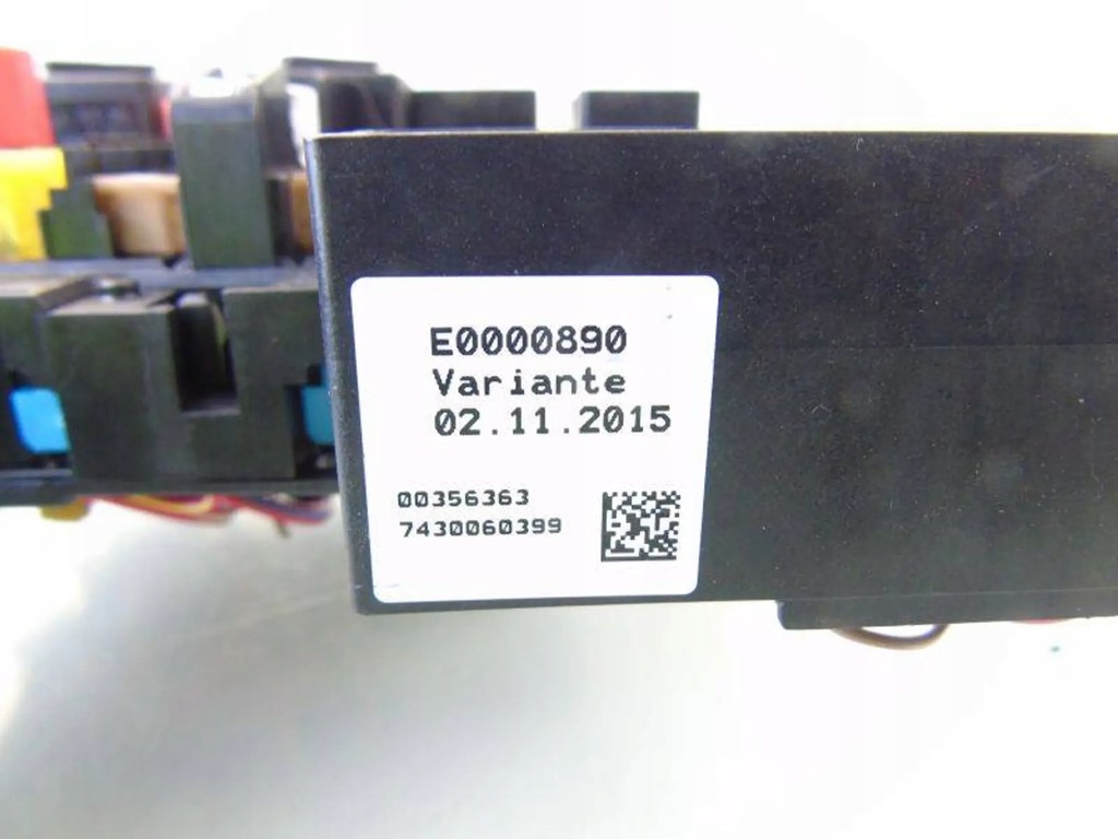 фото №2, Bmw i3 l01 коробка предохранителей rota900122