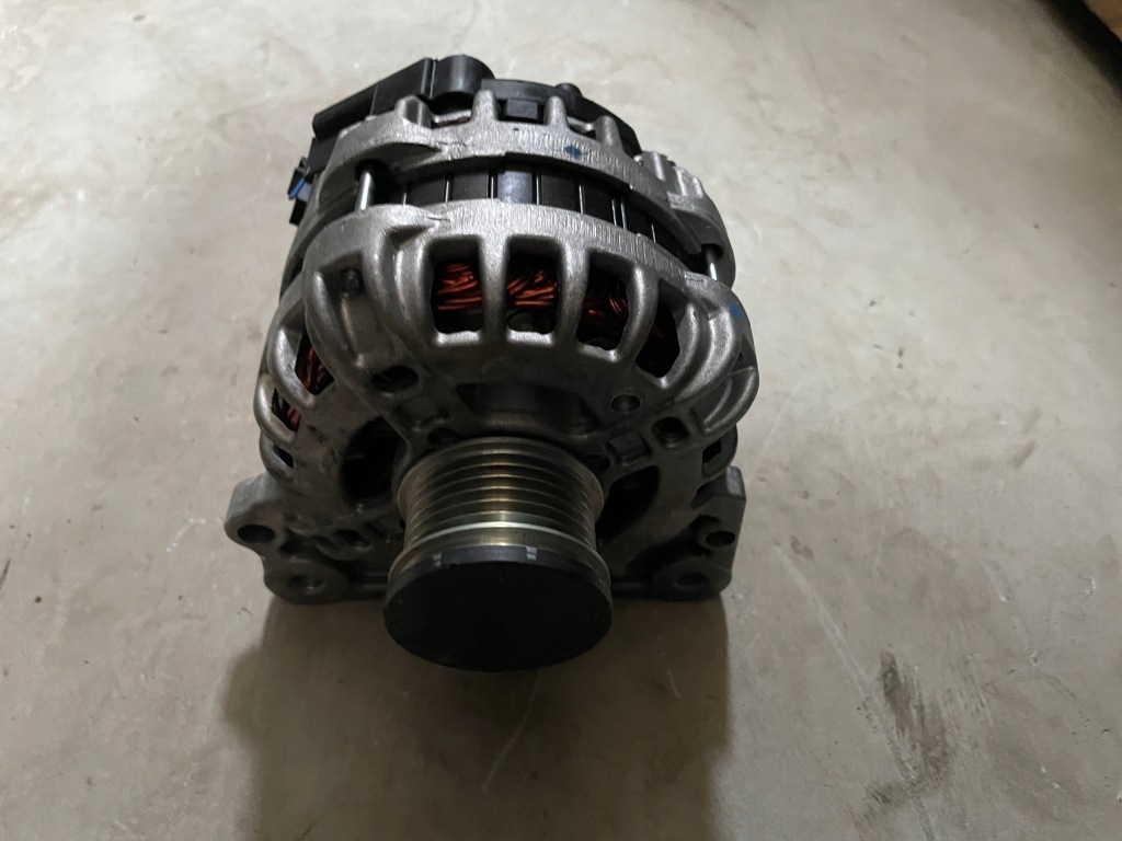 фото №1, Skoda fabia iii 1.0 генератор 04c903023j