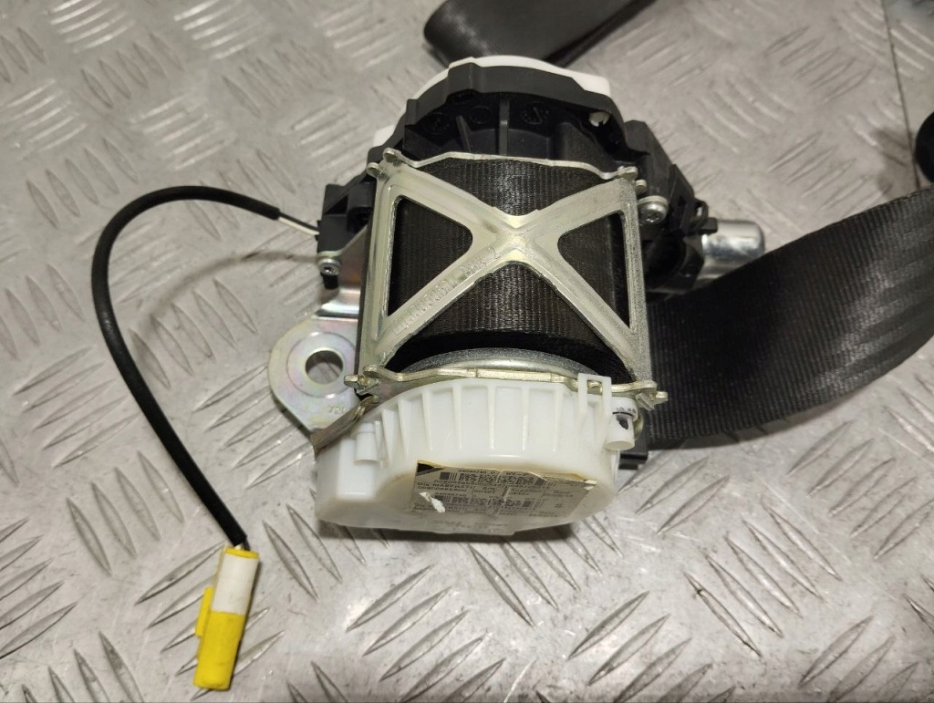 Ремень безопасности maserati gran turismo 2012 00800865900 в Украине