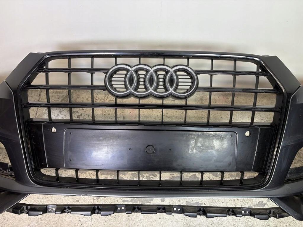 Бампер перед передний audi q3 8u competition s line рестайлинг  решётка в Украине