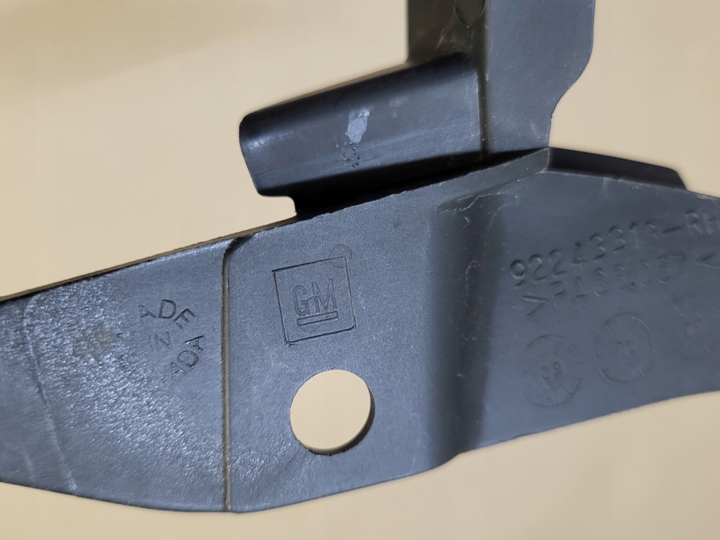 фото №8, Направляющая кронштейн бампера правый перед кронштейн chevrolet camaro 09-15r. оригинальный номер