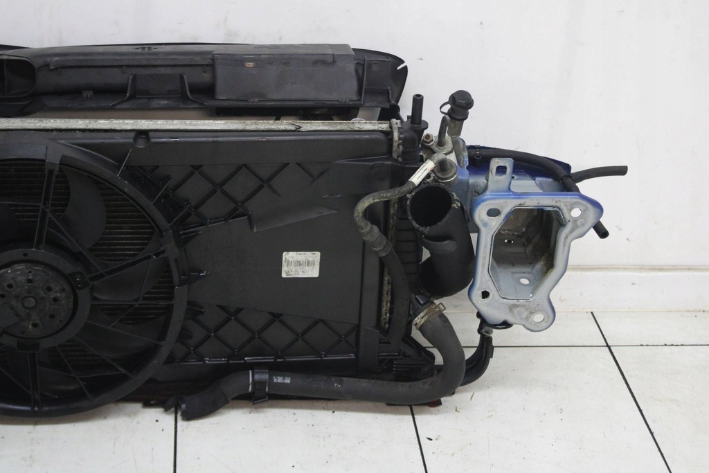 фото №9, Volvo s40 ii v50 lift 2007r- 2.0 d pas перед передний радиатор балка