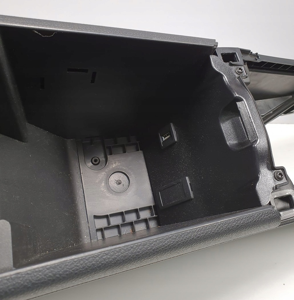 фото №7, Тунель середній підлокітник mercedes w176 europa