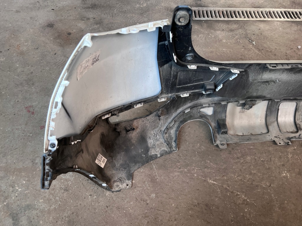 Бампер задній задній kia stonic 17- білий Ціна