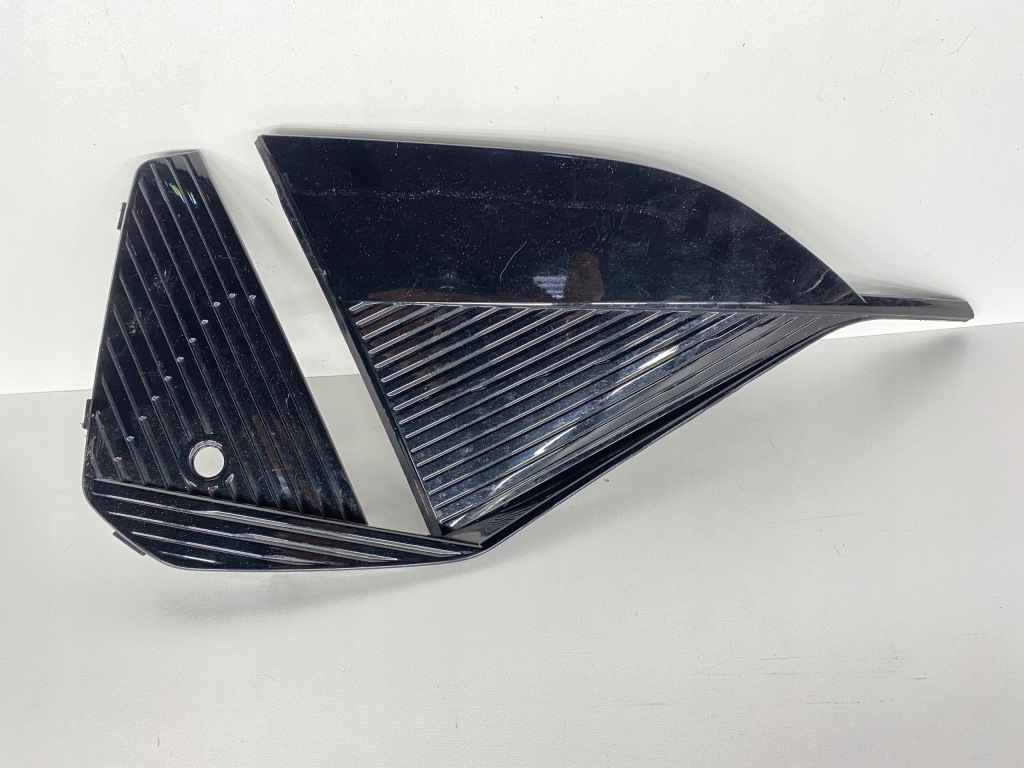 фото №1, Решітка радіатора решітка бампера права перед peugeot 408 ii 2022-