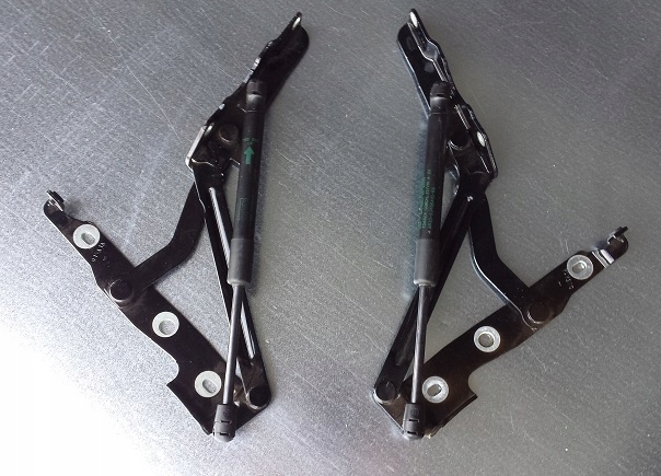 фото №1, 2010-2014 mustang кронштейн петля кришки задня