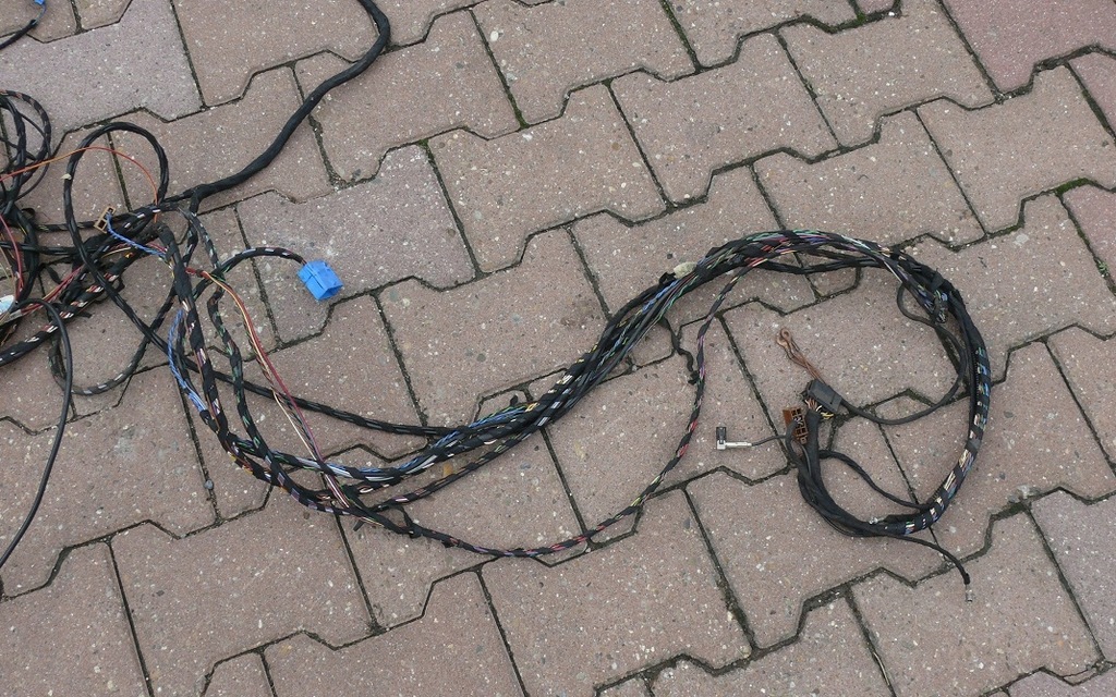 фото №13, Електропроводка динаміків телефону навігації audi a6 c5