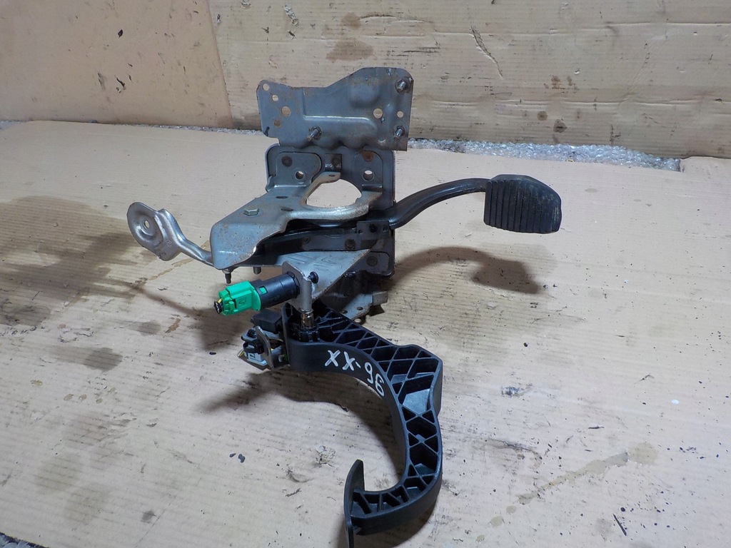 фото №4, Peugeot 307 1.6 hdi педаль тормоза i сцепления