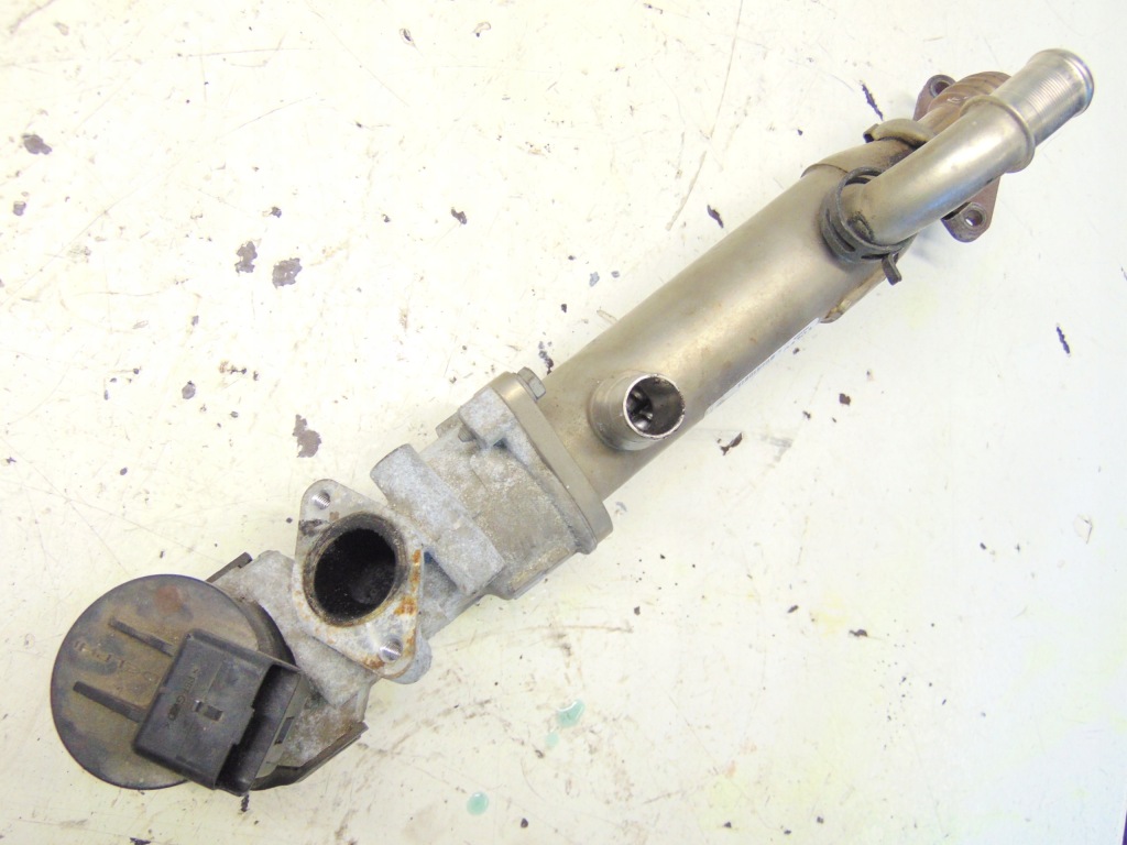 Радіатор вихлопних газів клапан трубка труба egr volvo v50 рестайлінг  2.0d європа Доставка