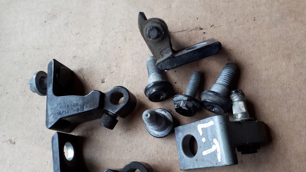 фото №10, A7 4g s7 петля петли левая левый задняя задние lz9y