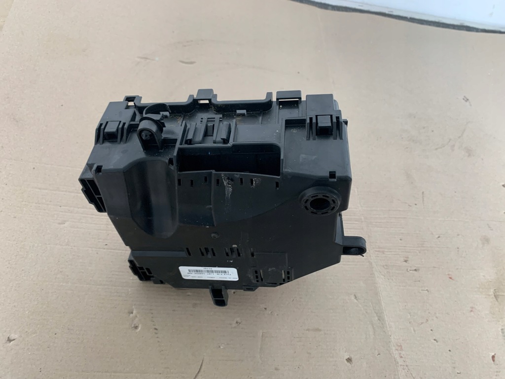 фото №9, Ford mustang mach-e rwd 75.7 kwh корпус коробка предохранителей оригинал