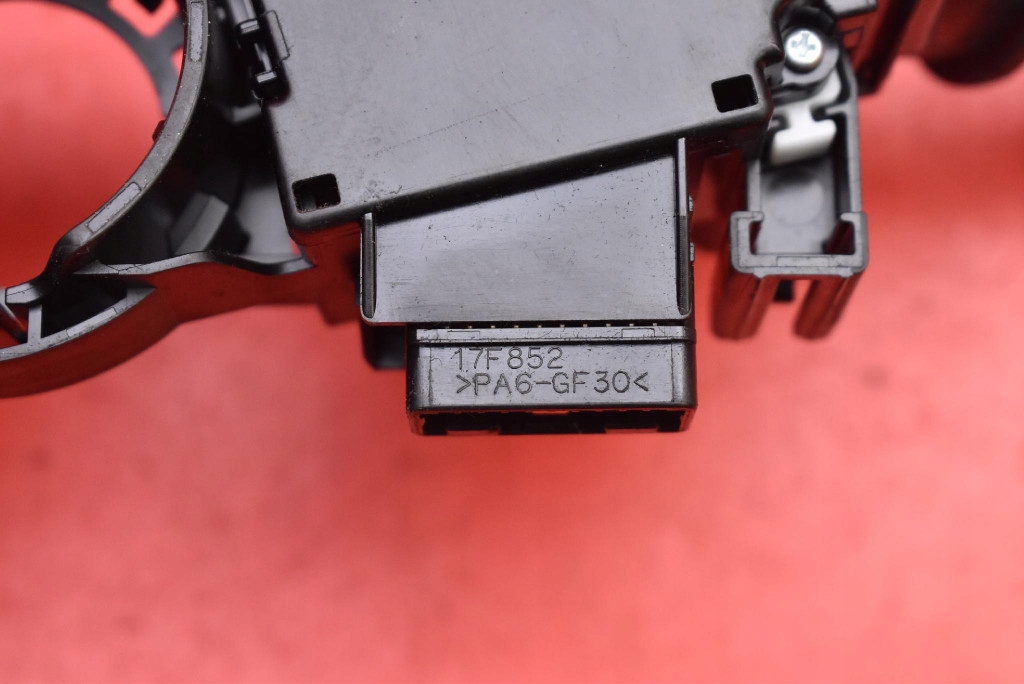 Купити Перемикач підрульовий  перемикач підрульовий 17f850 toyota auris 2 2 5d hb 12-15