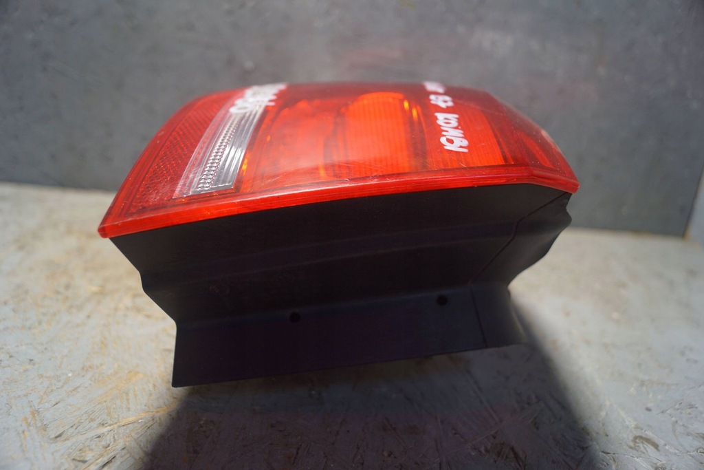 фото №15, Vw passat b7 kombi лампа левый задняя s2086