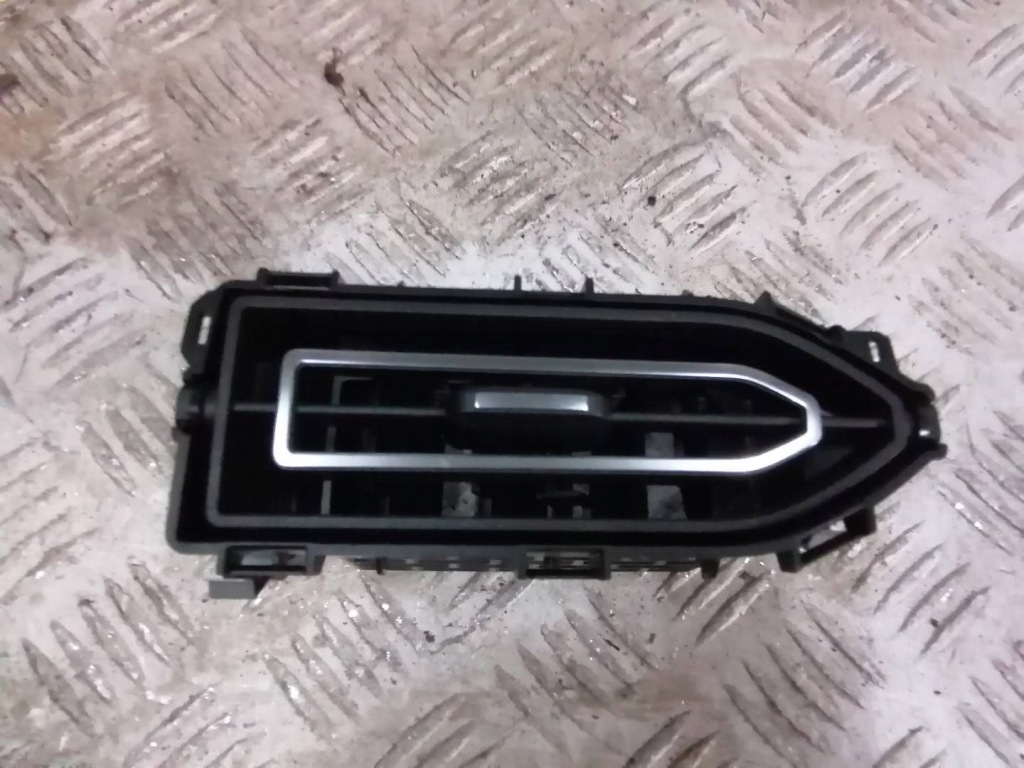 фото №1, Средний решётки обдув консоли dacia sandero iii