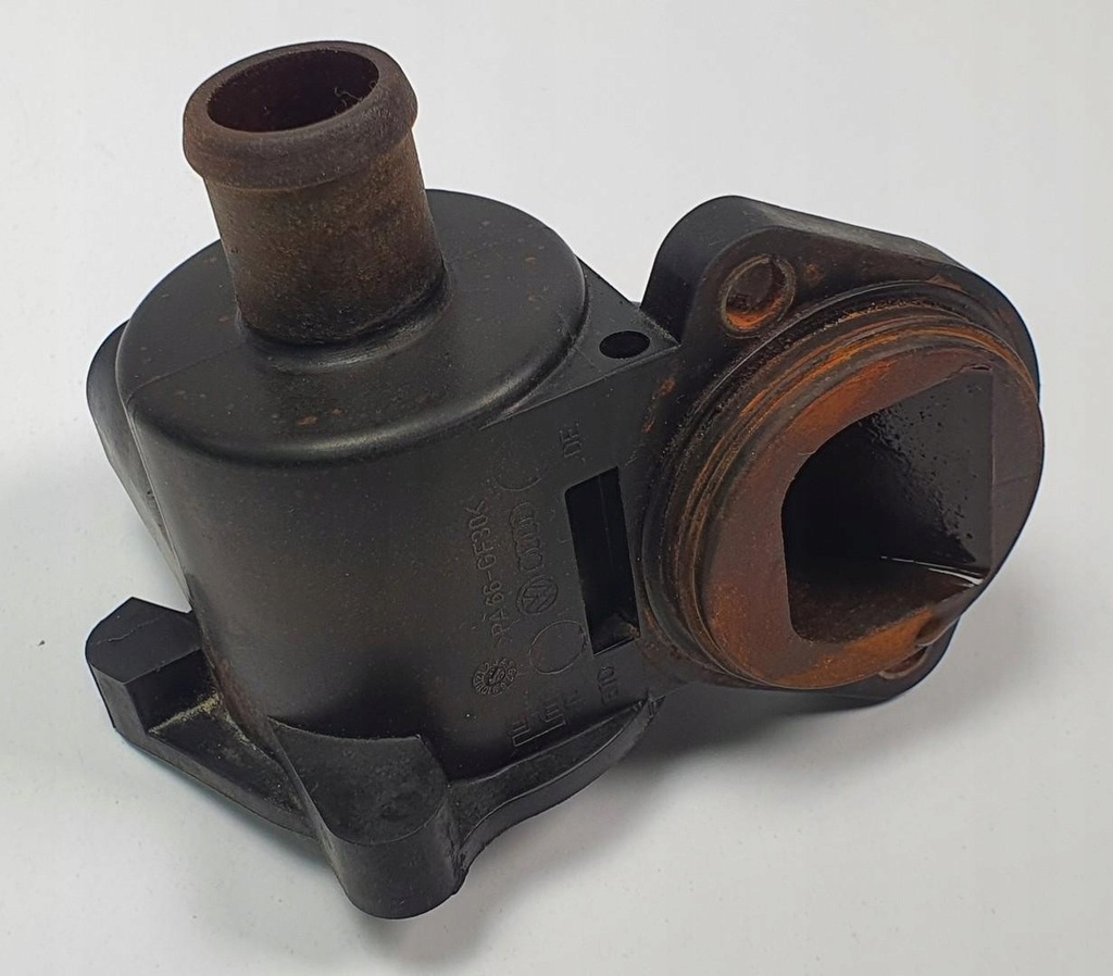 фото №1, Корпус термостата audi a4 b7 1.8 t