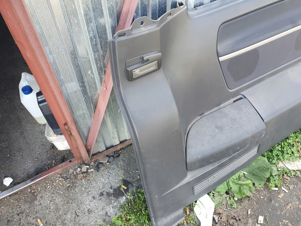 фото №4, Обшивка левый задняя шторка vw t5 multivan