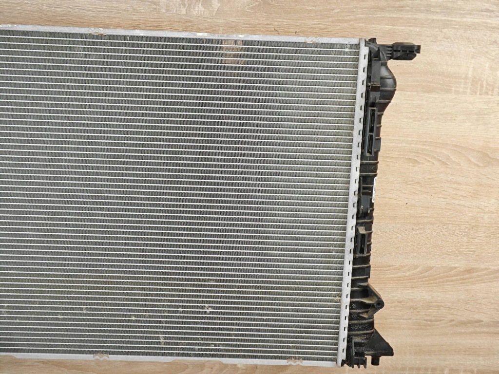 Оригинальная радиатор воды масла audi a5 8t a4 b8 2.0 tdi 8k0121251aj 14km Цена