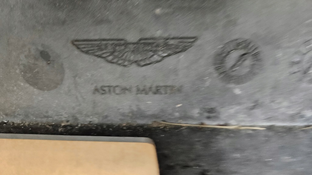 фото №12, Бампер задня задній aston martin vantage v12 оригінальний