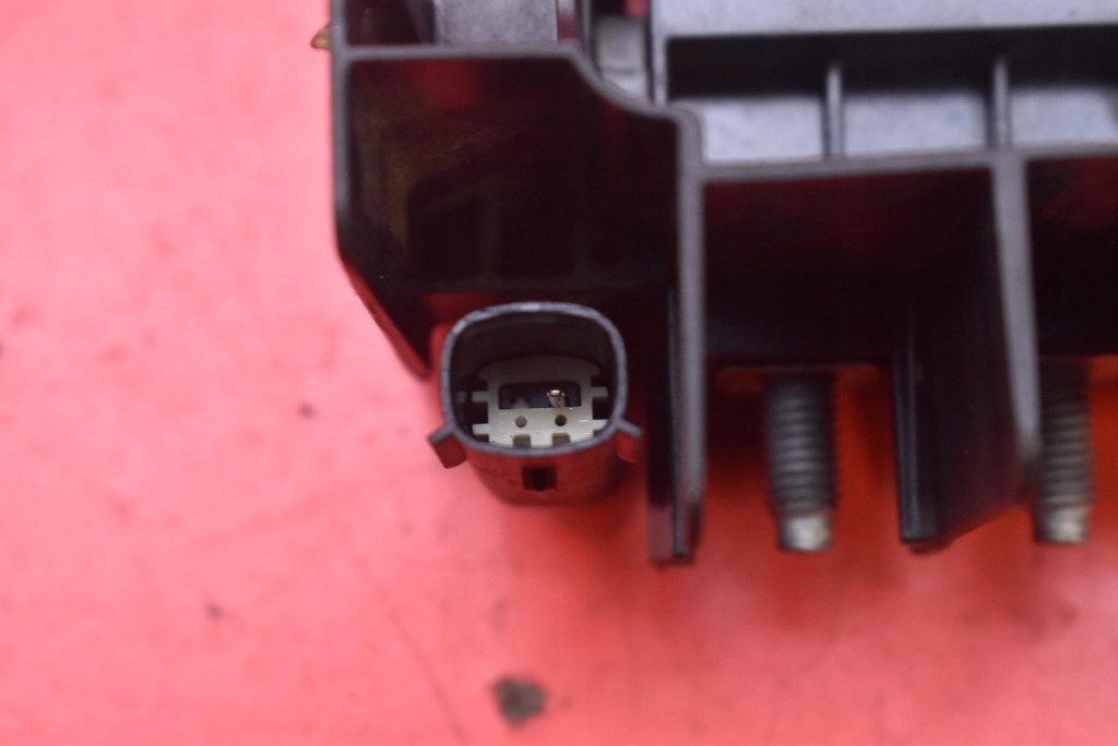 Розподільник струму 812461952 opel insignia b 1.6 cdti 136 km 17-20 Зі Шроту