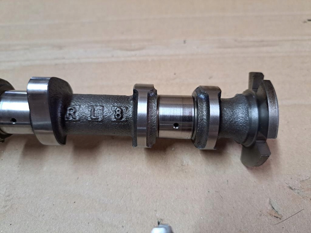 фото №9, Валы распределительного вала peugeot 108 aygo 1.0 1kr-b52 13070-0q010 13520-0q010 9