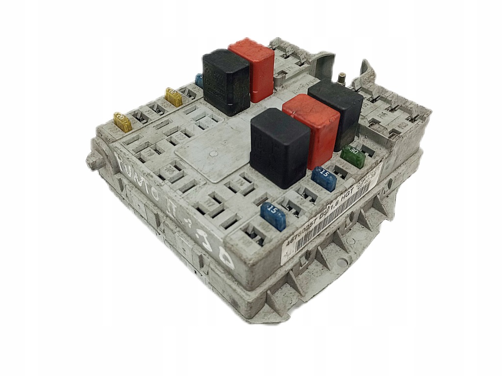 Купити Fiat punto ii коробка запобіжників 4670257 європа