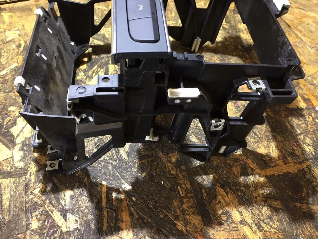 фото №7, Audi a3 8p lift рамка корзина радіо перемикачі 2din