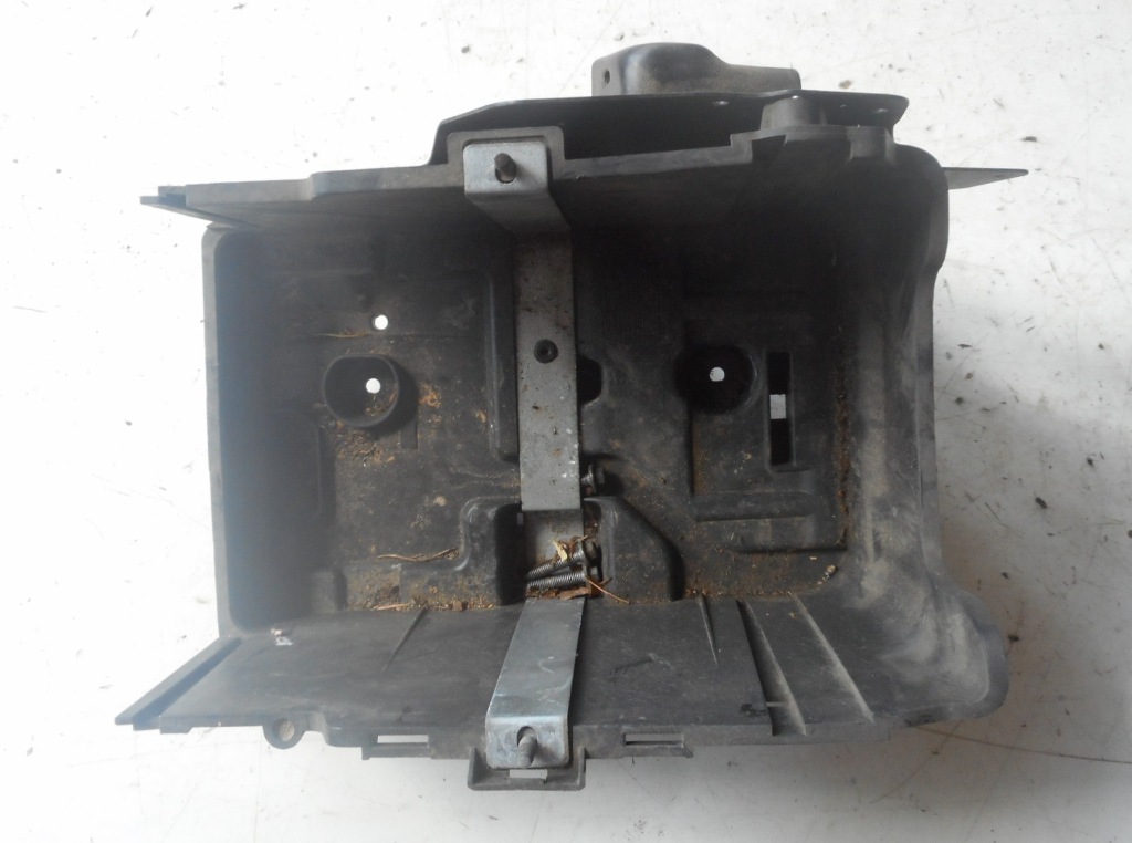 фото №1, Ford fiesta mk7 09r основание аккумулятор