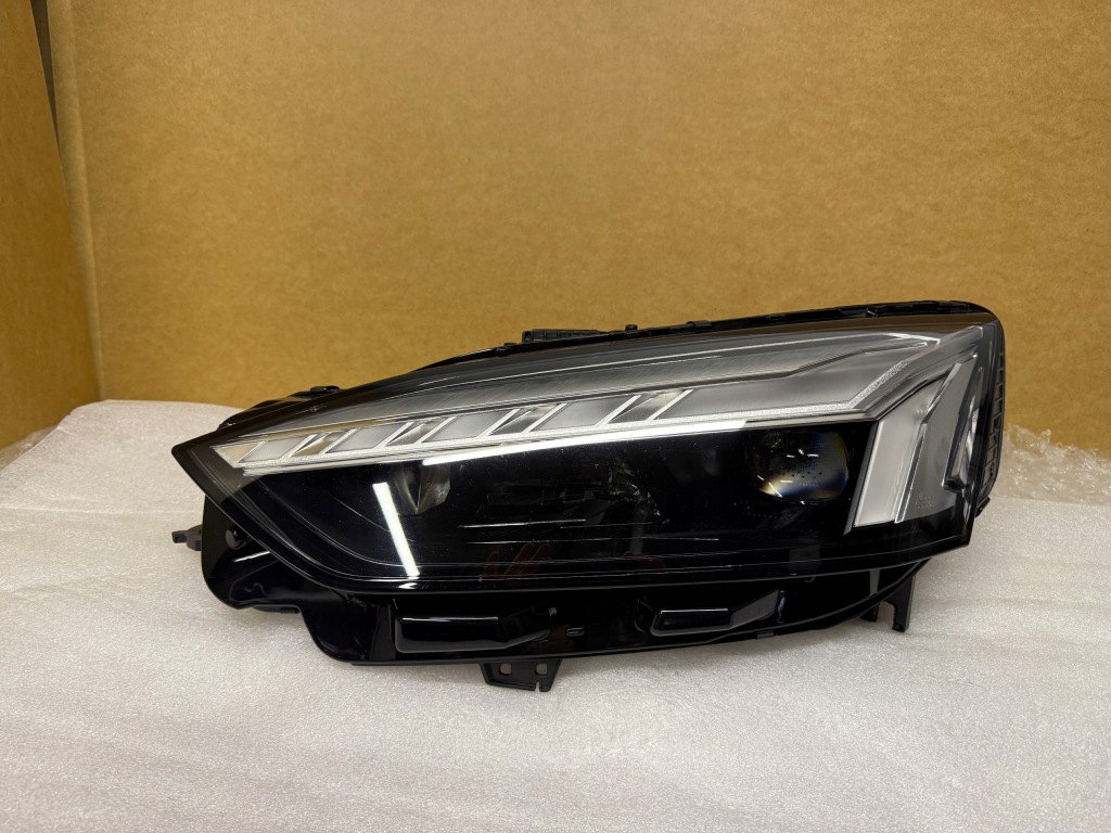 фото №1, Audi a5 lift matrix лампа ліва комплектна idealna 8w6941039