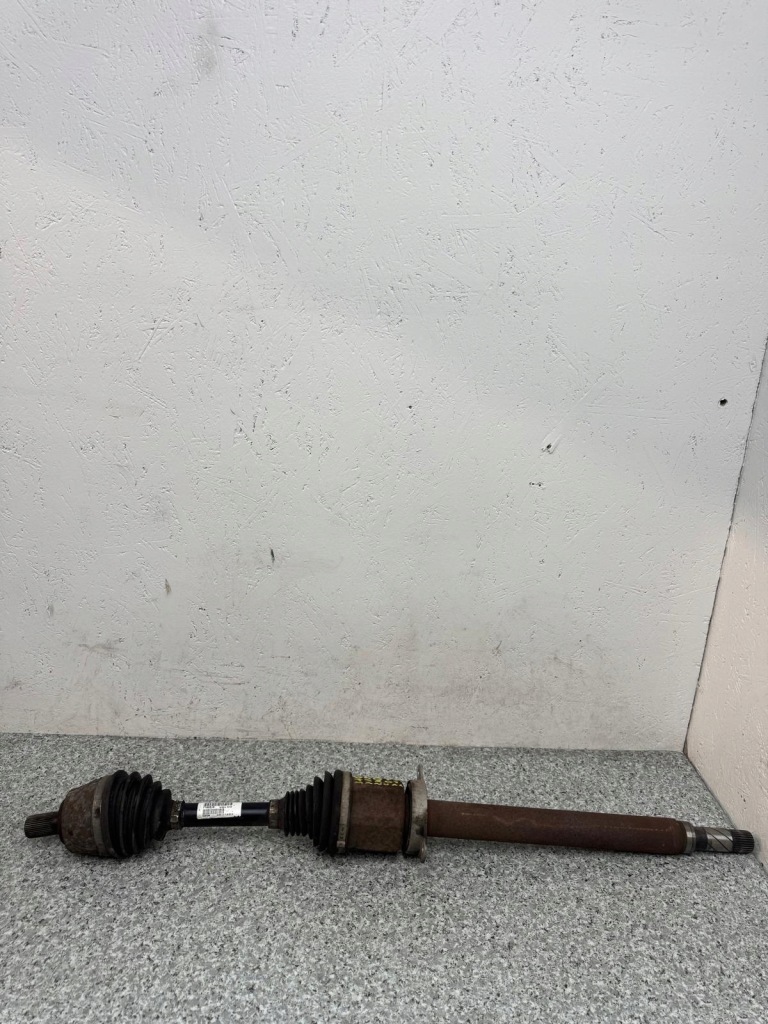 Приводной вал правый  перед volvo v40 2 2012-2018 2.0 t3 механическая коробка передач 31437517 Недорого
