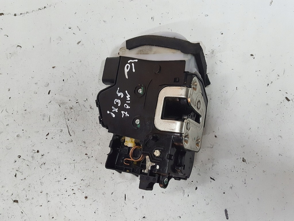 фото №1, Hyundai ix35 10-16r замок дверь правый задняя 7 pin