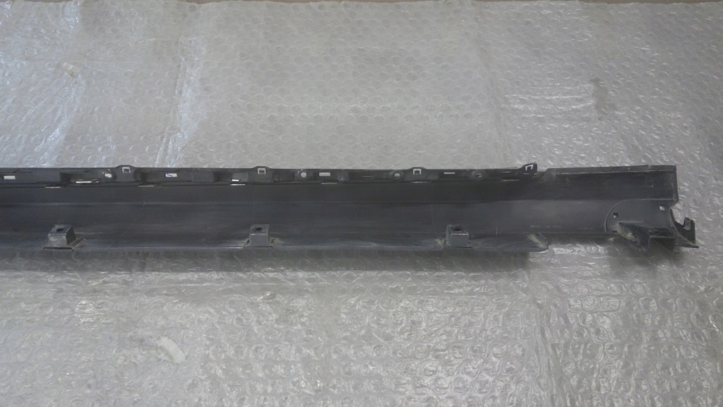 Tesla model s рестайлінг  накладка молдинг поріг права 6005875-00-j Доставка