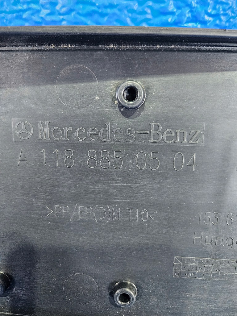 Рамка кронштейн номерного знака kartka mercedes cla a1188850504 в Україні