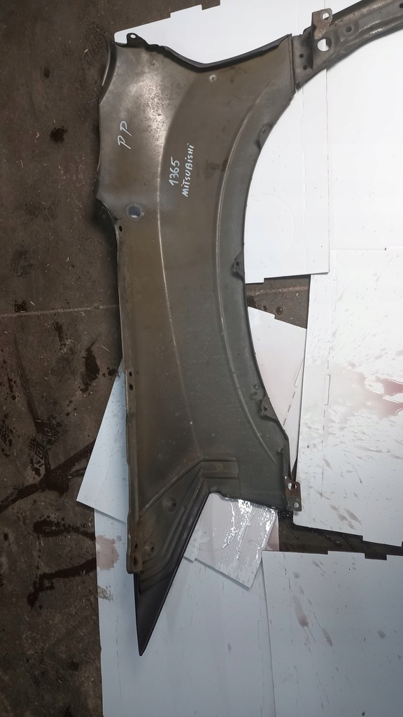 фото №6, Крыло правый перед mitsubishi endeavor 3.8b 04r