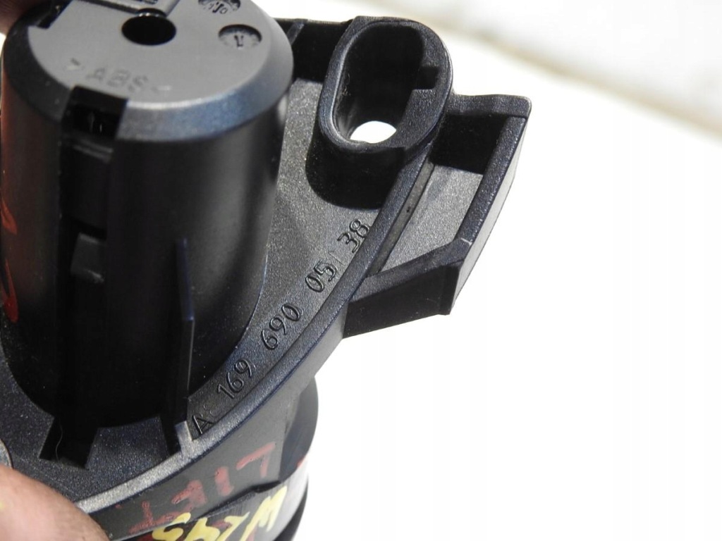 Кронштейн кронштейн полиця лівий задній mercedes w245 рестайлінг  a1696900538 Недорого