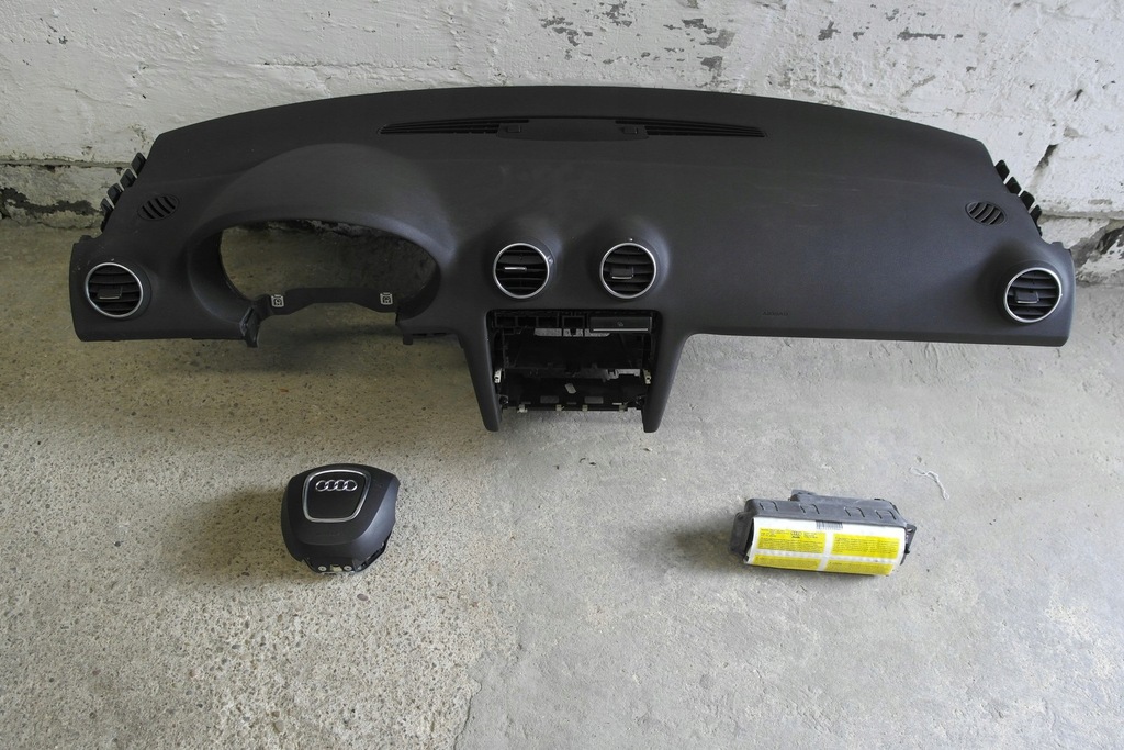 фото №1, Audi a3 s3 8p подушка безопасности приборная панель консоль приборная панель pulpit