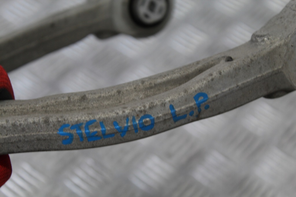 фото №2, Рычаг левый перед верхний alfa romeo stelvio