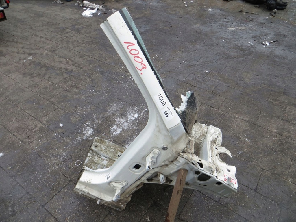 фото №1, Mercedes w176 лонжерон четверть правая 650 13-