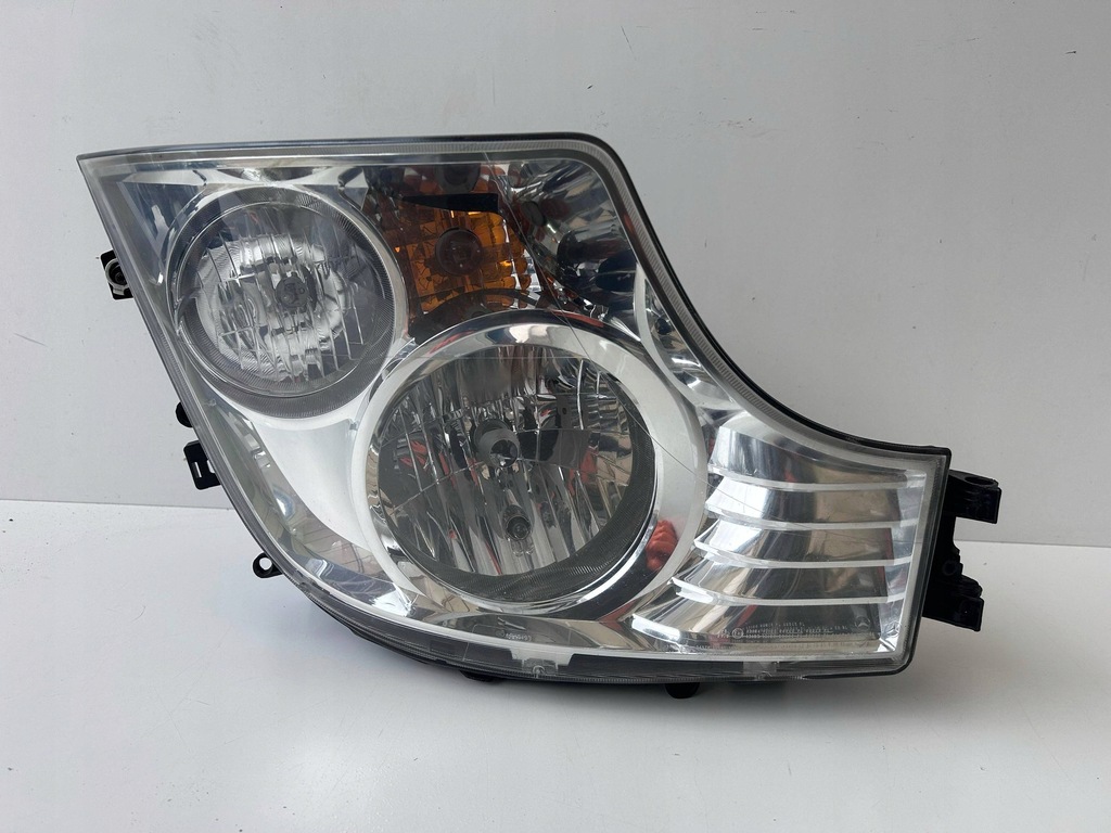 фото №1, Mercedes actros mp4 лампа права перед 9608200339 оригінал