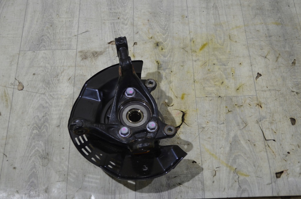 фото №2, Toyota yaris cross поворотный кулак ступица левый перед передняя