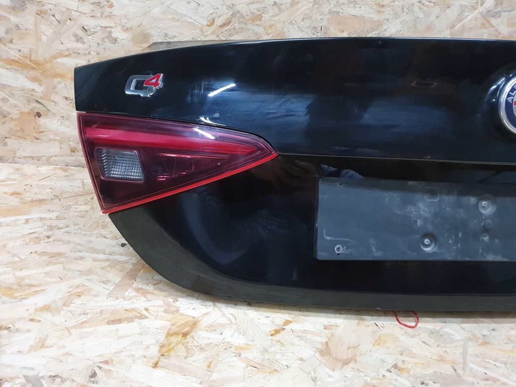 фото №7, Alfa romeo giulia кришка багажника багажника 401 незабарвлений