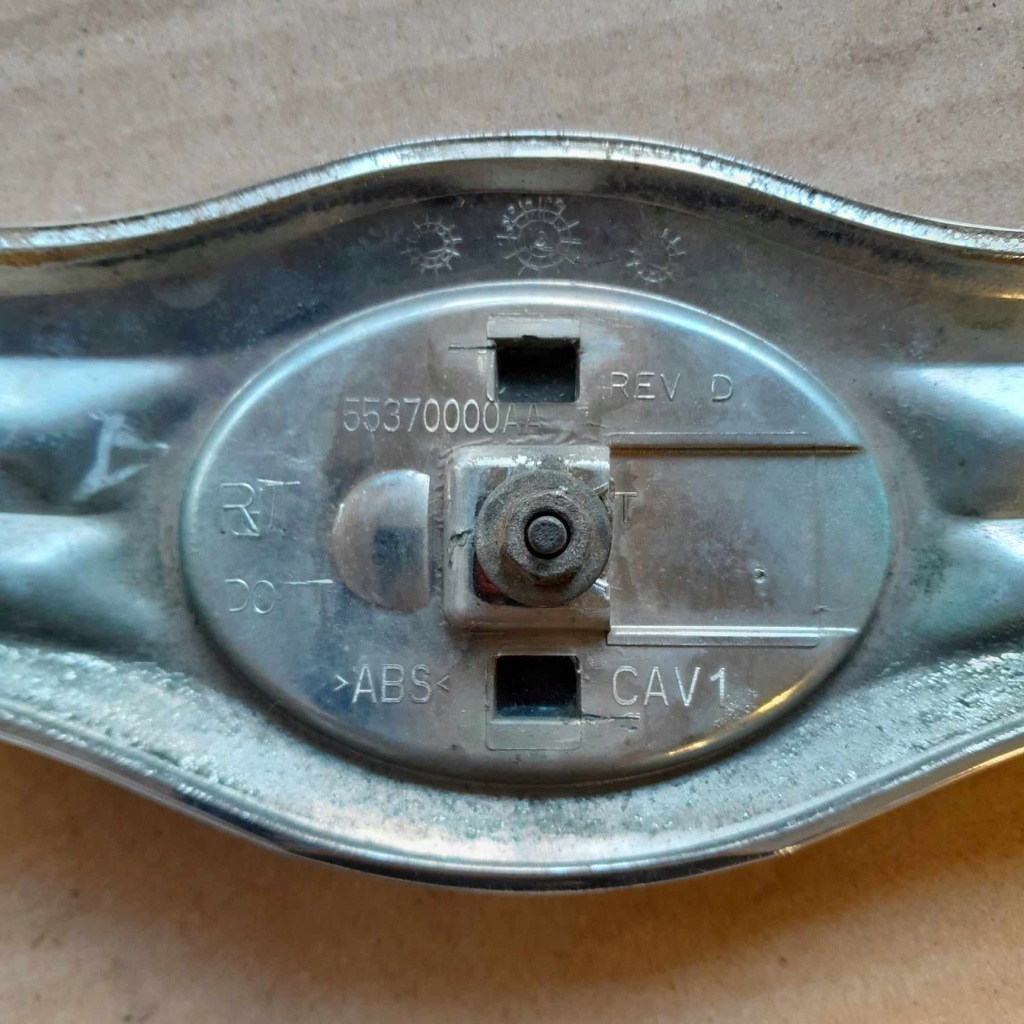 Эмблема капот chrysler voyager rok 2008-2016 Доставка