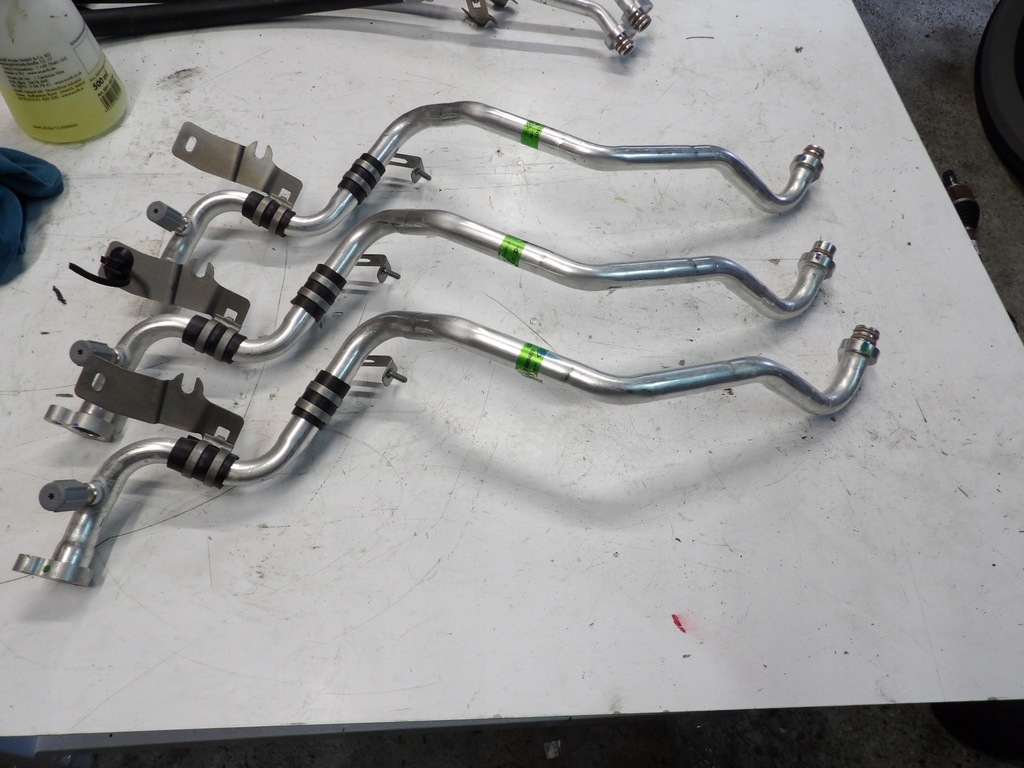 фото №1, Трубка кондиционера 924b09487r renault clio 5 v